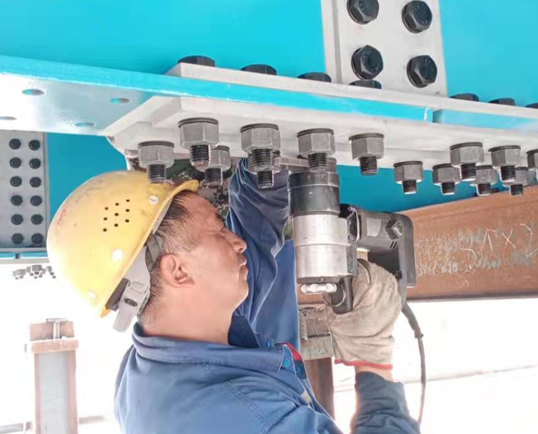 汉普电动扭力扳手在开州湖大桥紧固螺栓